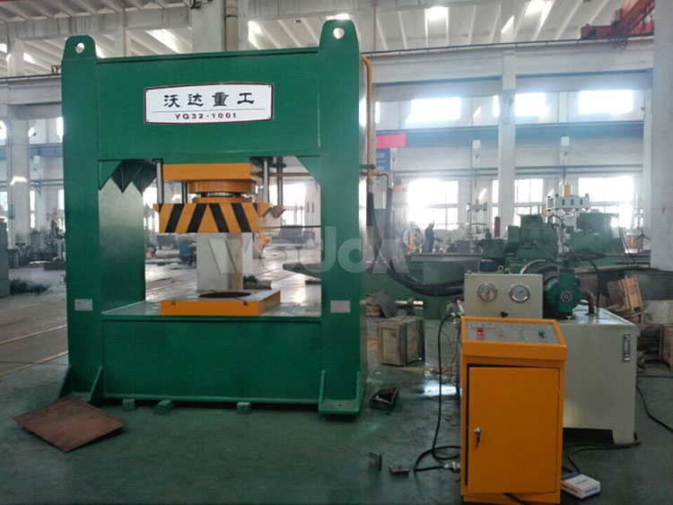 龍門(men)液壓(ya)機