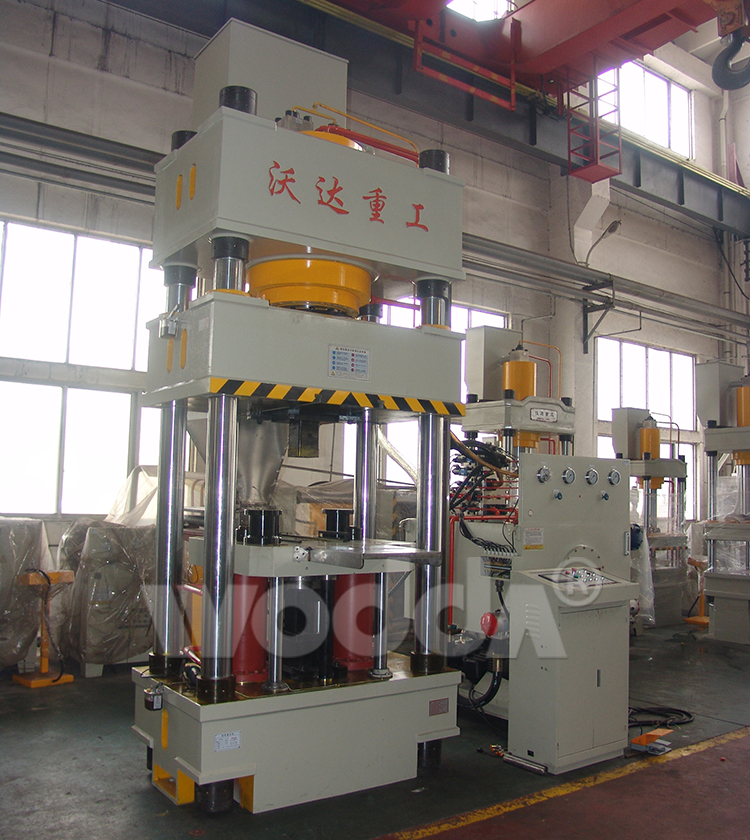 500噸牛(niu)羊舔(tian)磚機(ji)