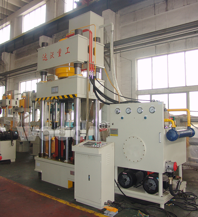 四梁(liang)四柱(zhu)液壓(ya)機