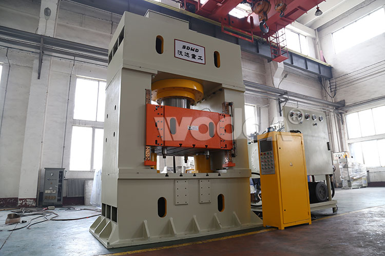 龍門(men)液壓機