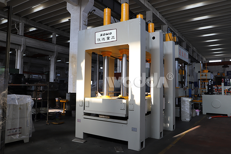 龍(long)門框架(jia)式液壓(ya)機