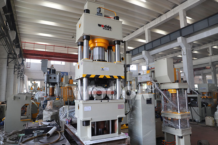 四梁四(si)柱液壓(ya)機參數(shu)