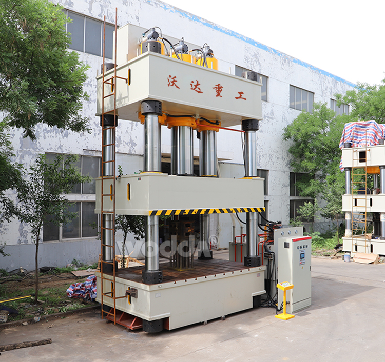 四柱三(san)梁液壓(ya)機參數(shu)