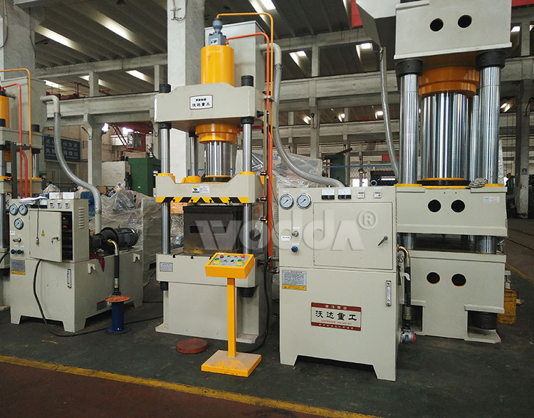 三梁四柱(zhu)液壓機