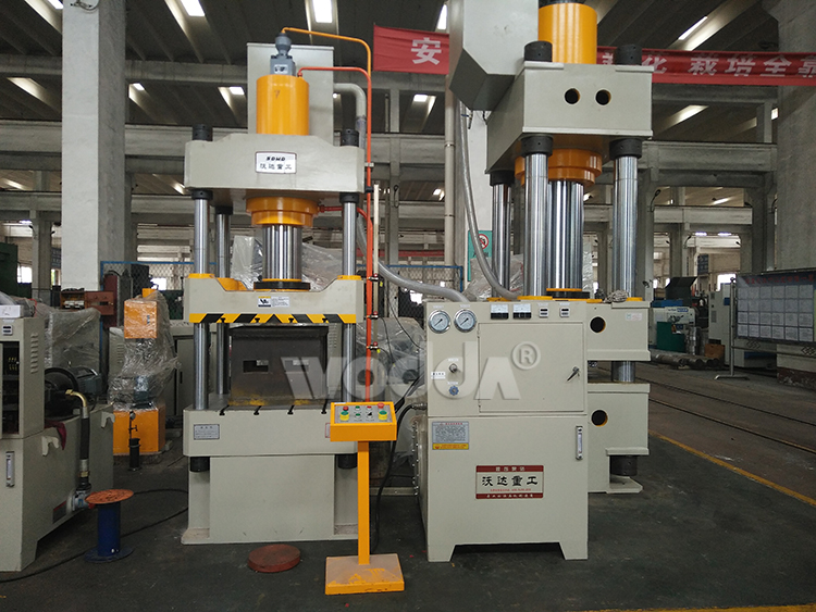 160T四(si)柱液壓機(ji)