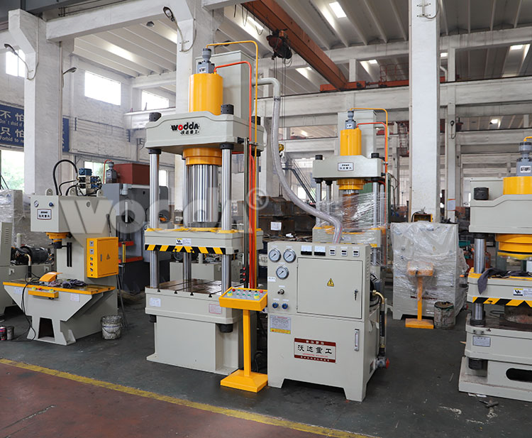 四(si)柱三(san)梁液(ye)壓機(ji)參數(shu)