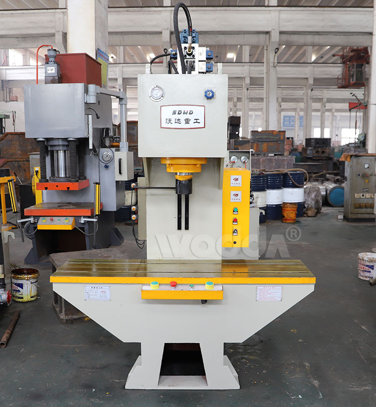 100噸(dun)液壓機