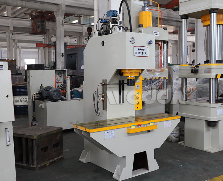 單(dan)柱液壓機(ji)