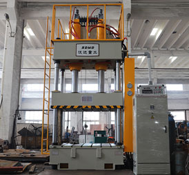 500噸四柱(zhu)三梁液(ye)壓機