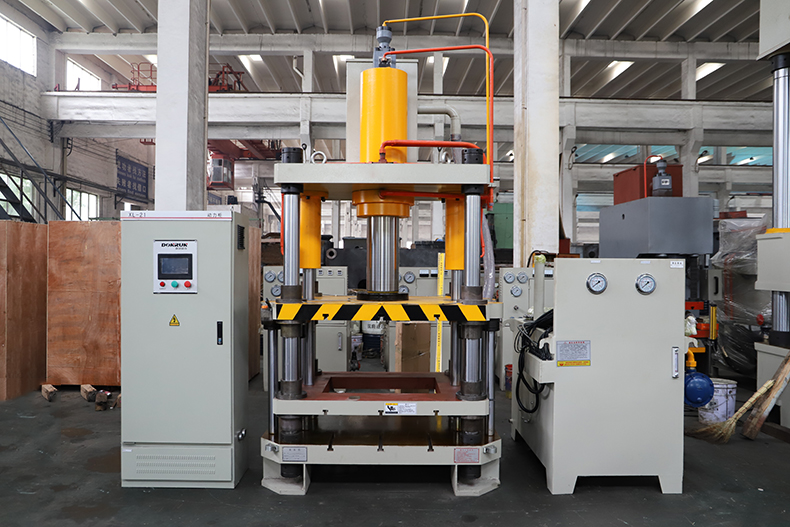 電磁(ci)爐隔(ge)熱圈(quan)液壓(ya)機