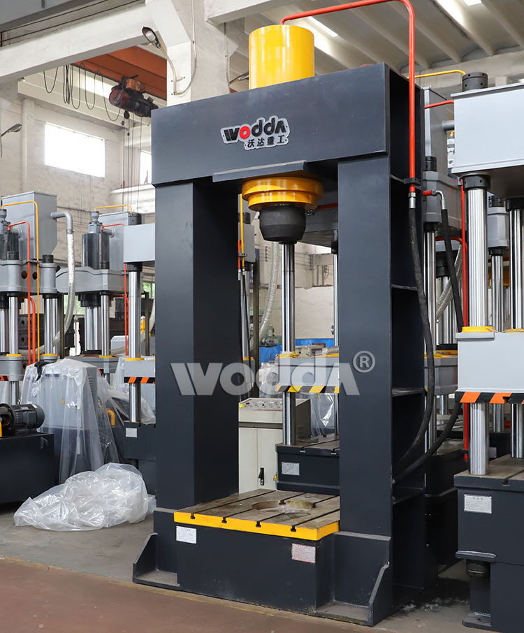 龍(long)門液(ye)壓機(ji)