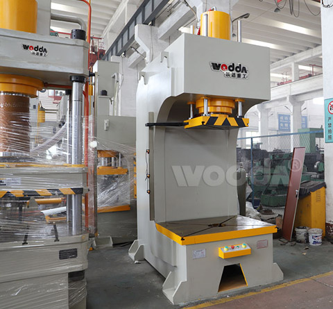 單柱導(dao)軌液壓(ya)機