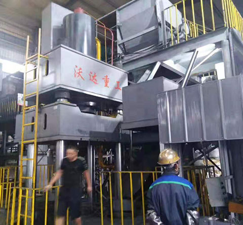 坩(gan)埚成型(xing)生産線(xian)2