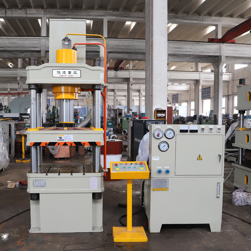 100T三梁(liang)四柱(zhu)液壓(ya)機