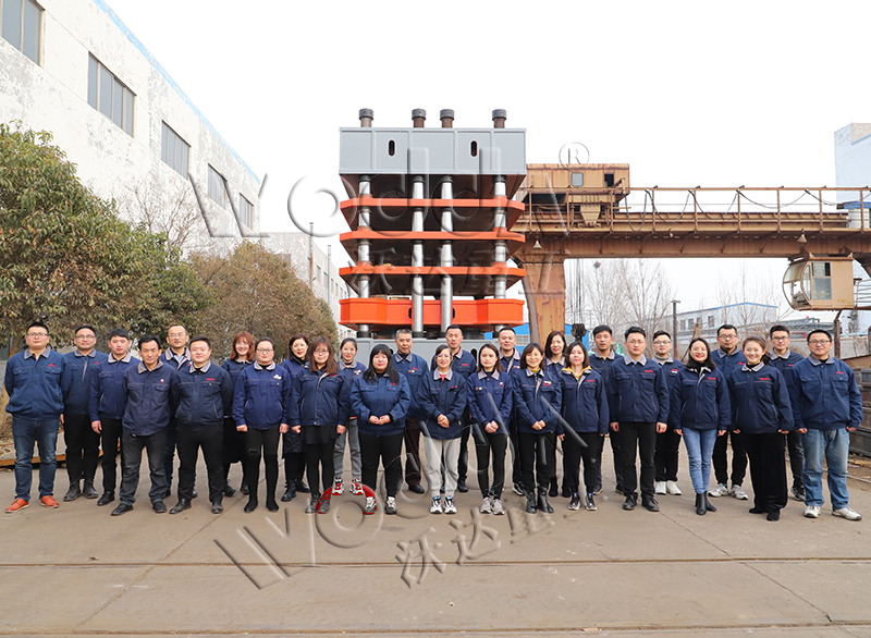 大型(xing)橡膠(jiao)密封(feng)圈熱(re)壓成(cheng)型液(ye)壓機(ji)