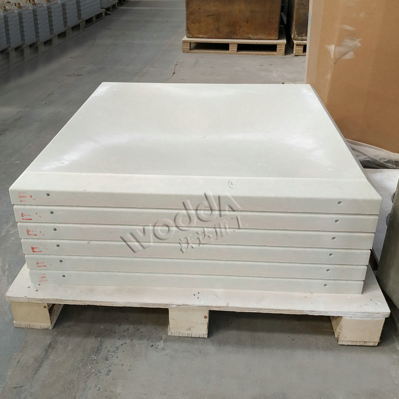 800噸(dun)玻璃鋼水(shui)箱闆液壓(ya)機