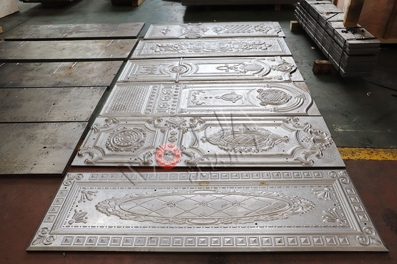 鋼木門(men)壓花機(ji)