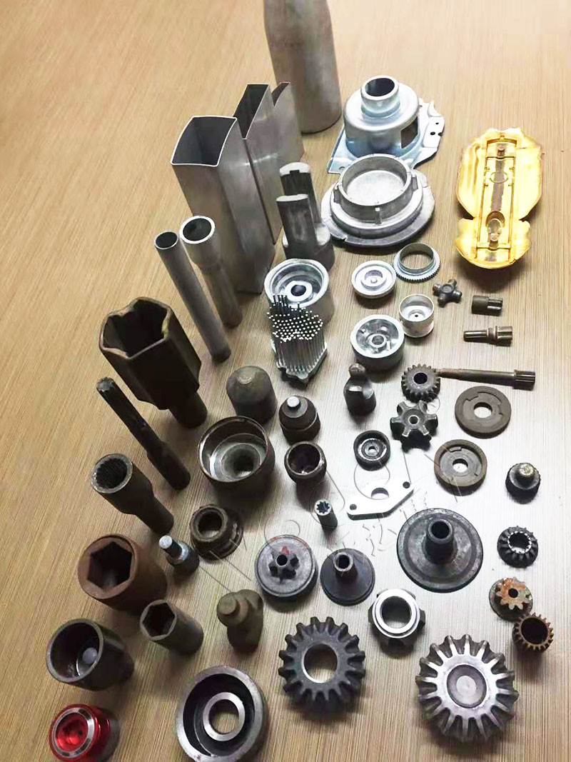 三梁(liang)四柱(zhu)液壓(ya)機