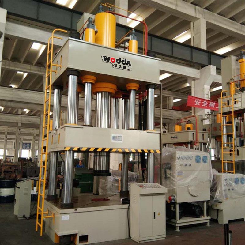 封(feng)頭拉伸(shen)專用液(ye)壓機設(she)備