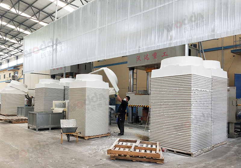 玻(bo)璃鋼風機(ji)罩成型液(ye)壓機