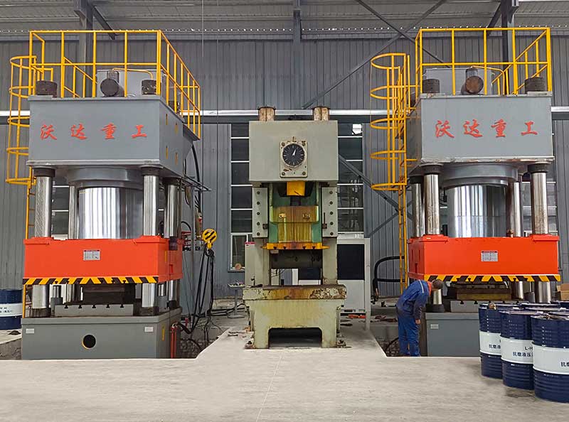 1000噸油(you)壓機價格(ge) 1000噸油壓機(ji)價格