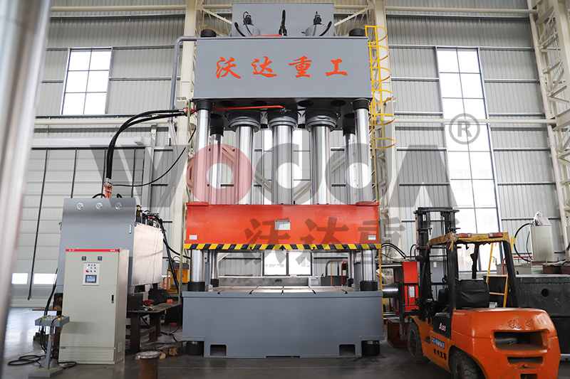 玻璃(li)鋼汽(qi)車防(fang)撞梁(liang)模壓(ya)液壓(ya)機 玻(bo)璃鋼(gang)汽車(che)防撞(zhuang)梁模(mo)壓液(ye)壓機(ji)