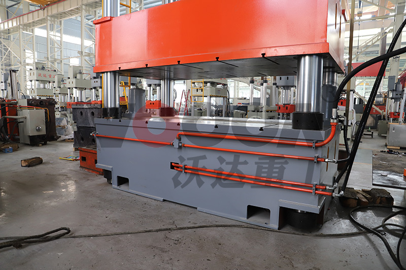 玻璃(li)鋼汽(qi)車防(fang)撞梁(liang)模壓(ya)液壓(ya)機 玻(bo)璃鋼(gang)汽車(che)防撞(zhuang)梁模(mo)壓液(ye)壓機(ji)