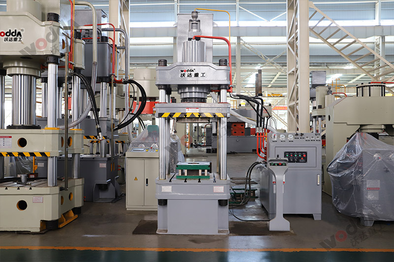 200噸五(wu)金配件成(cheng)型液壓機(ji)