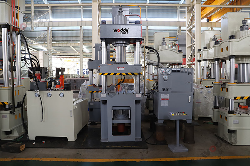 200噸拉伸(shen)液壓機