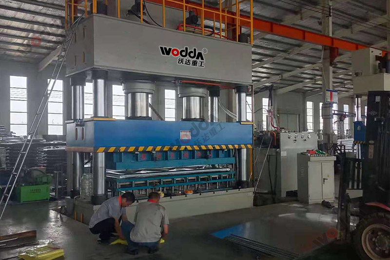 1000噸(dun)不鏽鋼(gang)水箱闆(pan)拉伸液(ye)壓機_1000T雙(shuang)缸四柱(zhu)拉伸機(ji)