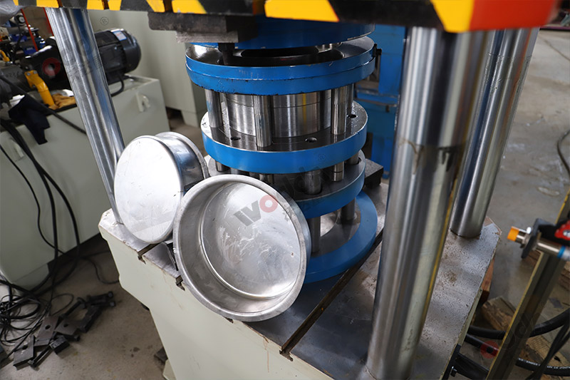 100噸電(dian)機端(duan)蓋拉(la)伸液(ye)壓機(ji)_100T四柱(zhu)拉伸(shen)液壓(ya)機