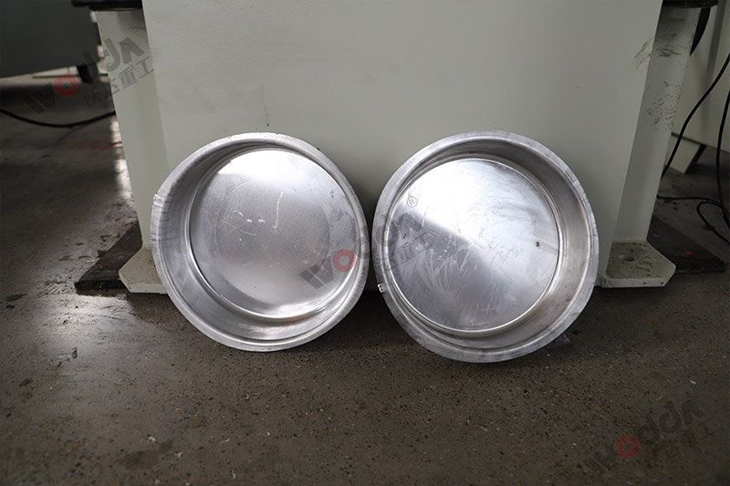 電(dian)機端(duan)蓋樣(yang)品