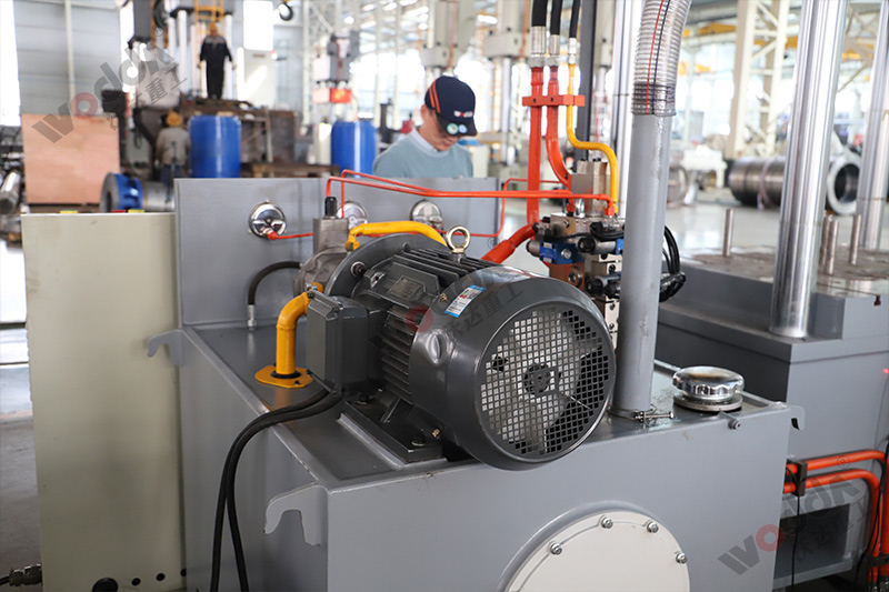 250噸(dun)拉伸(shen)機電(dian)機