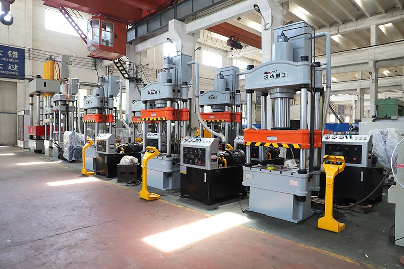 200噸汽車(che)配件拉(la)伸液壓(ya)機 200噸汽(qi)車配件(jian)拉伸液(ye)壓機