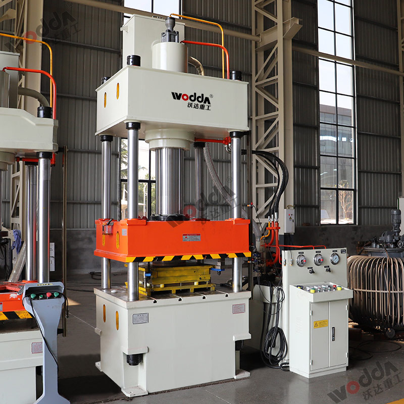 不(bu)鏽鋼闆(pan)材拉伸(shen)機