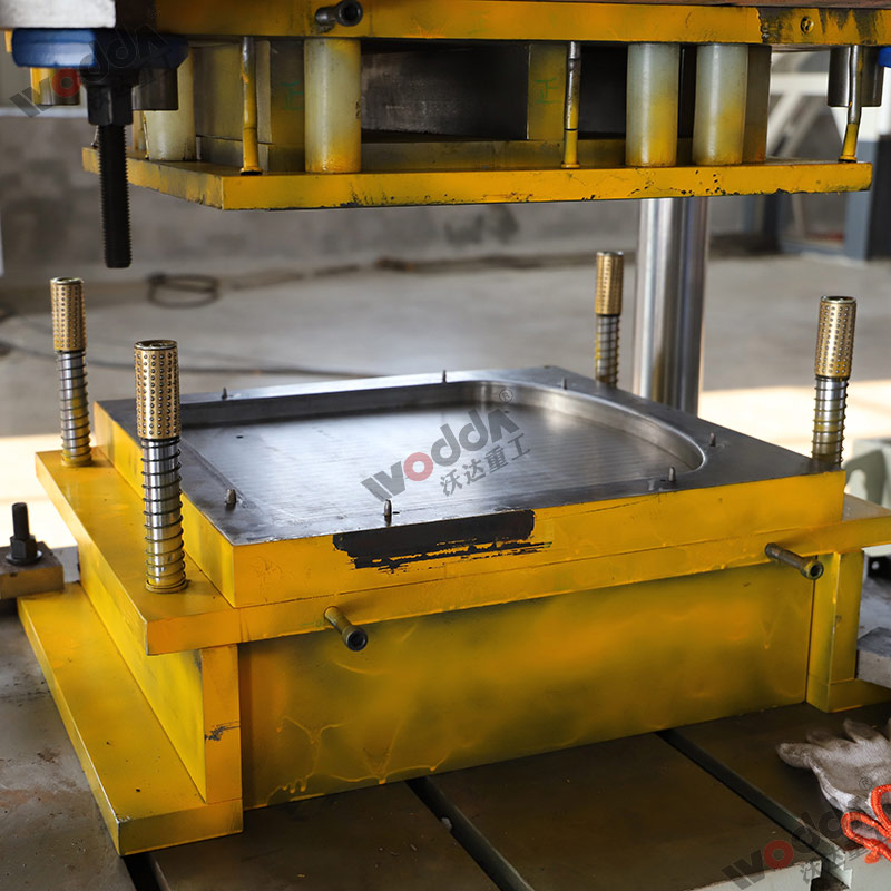 不鏽鋼(gang)闆材拉(la)伸機模(mo)具