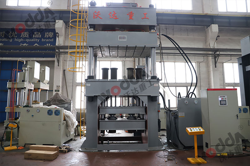 不(bu)鏽鋼托盤(pan)拉伸液壓(ya)機