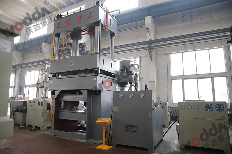 不(bu)鏽鋼托盤(pan)拉伸液壓(ya)機