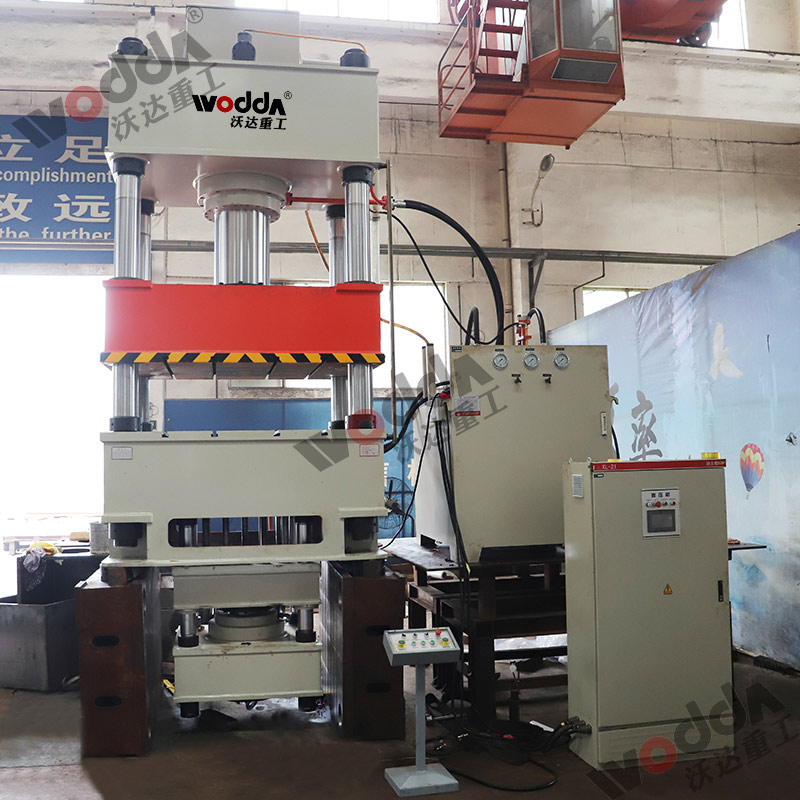 630噸(dun)拉伸液(ye)壓機