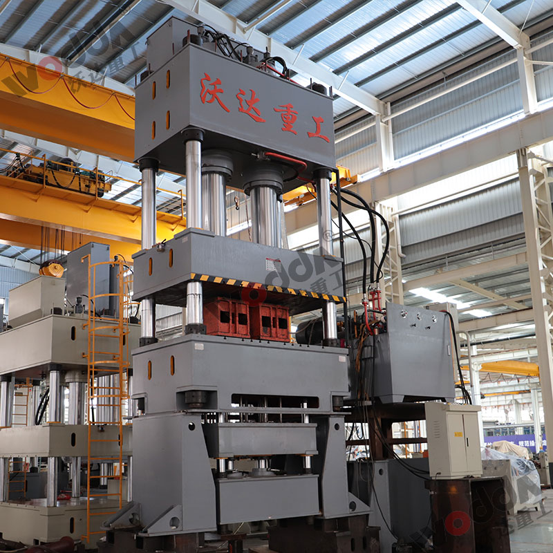 1000噸拉(la)伸液(ye)壓機(ji) 1000噸拉(la)伸液(ye)壓機(ji)