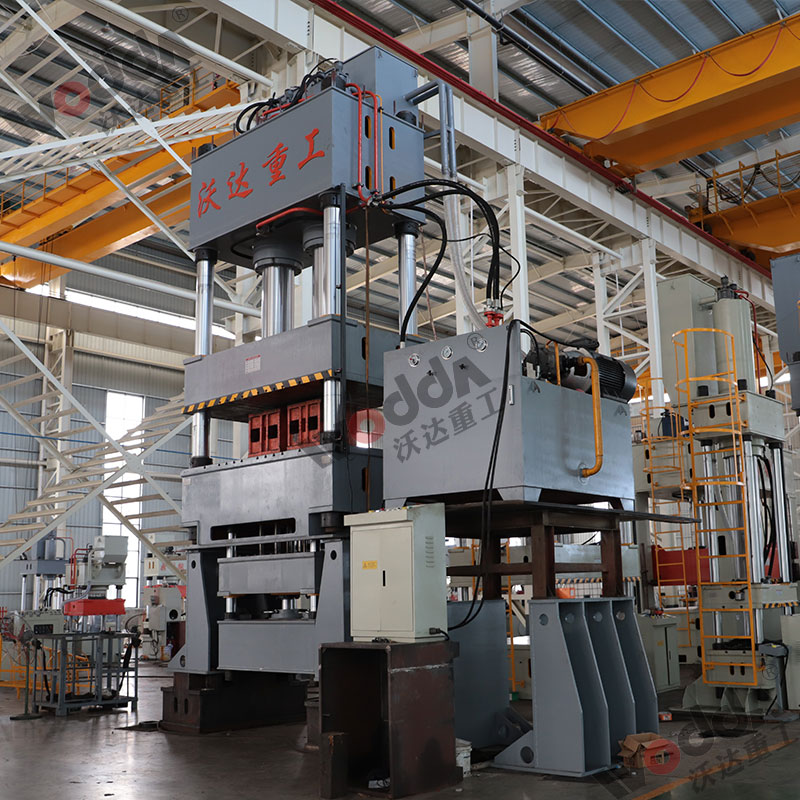 1000噸拉(la)伸液(ye)壓機(ji) 1000噸拉(la)伸液(ye)壓機(ji)