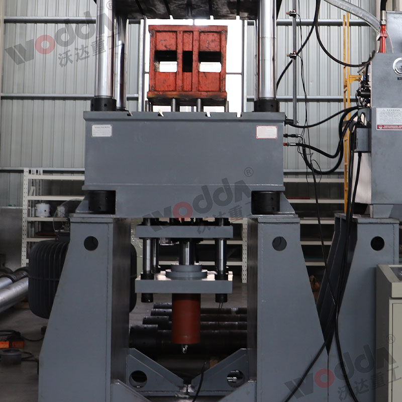 400噸(dun)液壓(ya)墊拉(la)伸機(ji)