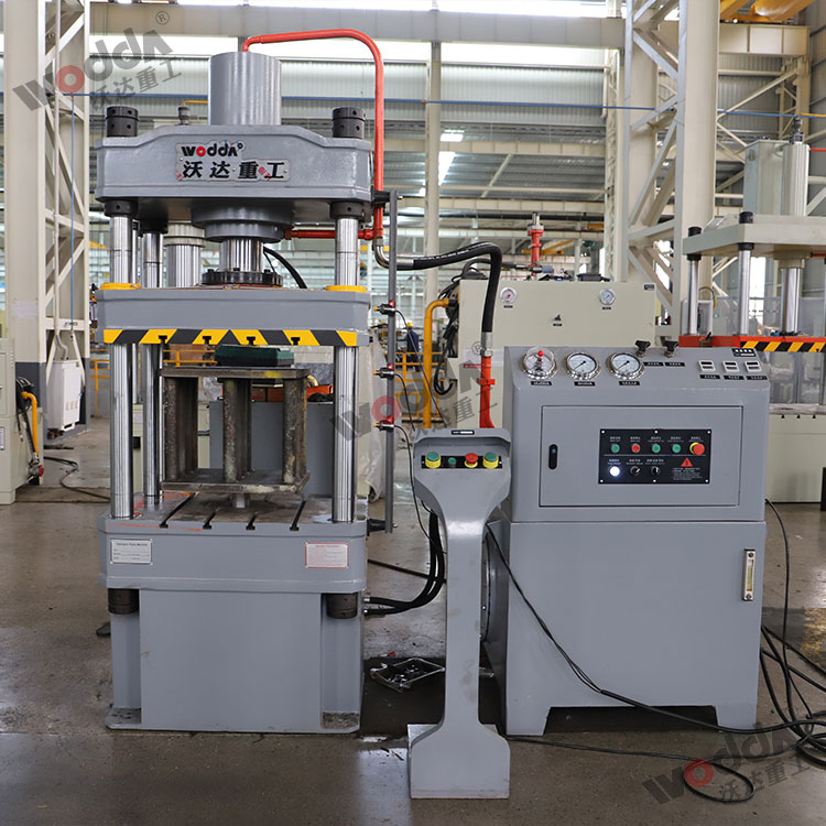 100噸(dun)拉伸(shen)液壓(ya)機