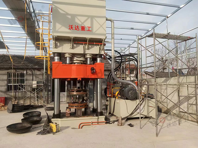 800噸(dun)封頭液壓(ya)機