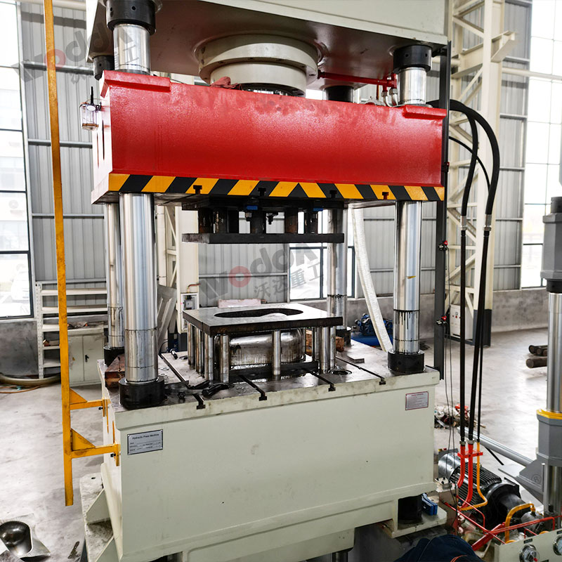 不鏽鋼拉(la)伸液壓機(ji)細節 不鏽(xiu)鋼拉伸液(ye)壓機細節(jie)