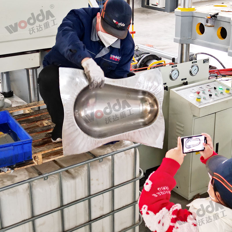 不鏽鋼蹲(dun)便器成品(pin) 不鏽鋼蹲(dun)便器成品(pin)