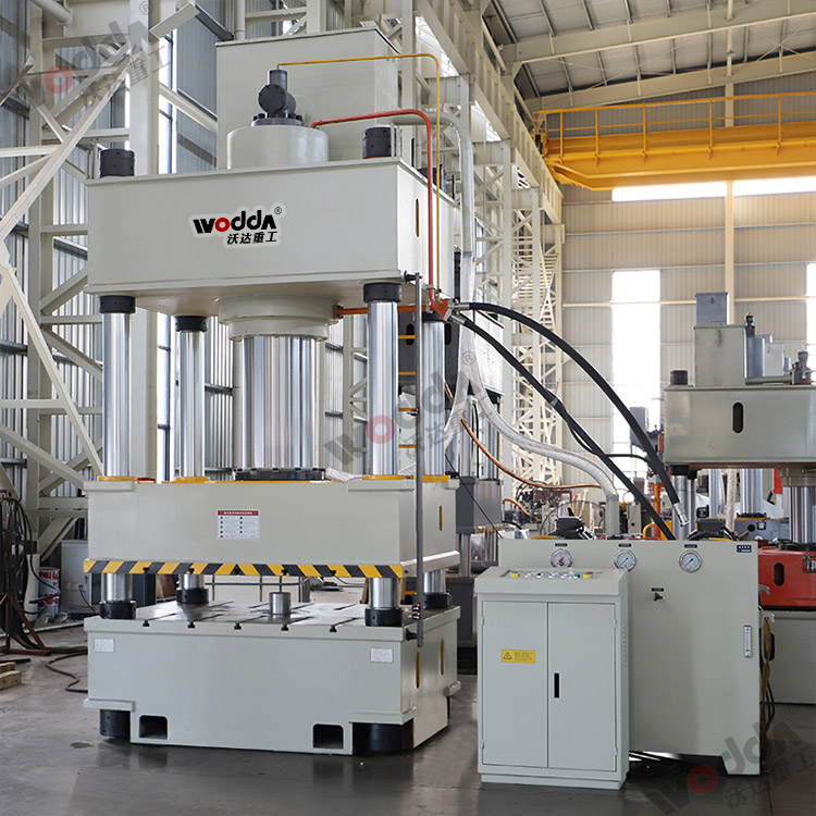 630噸拉(la)伸機(ji) 630噸拉(la)伸機(ji)