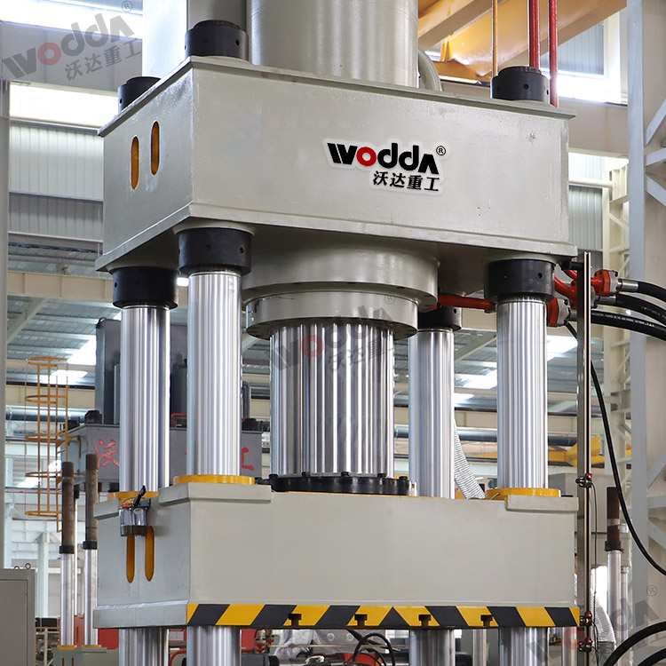 500噸(dun)拉伸(shen)液壓(ya)機（四(si)柱）