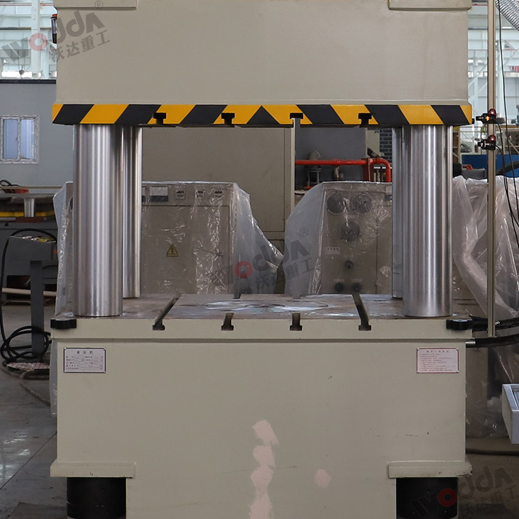 500噸拉(la)伸液(ye)壓機(ji)（工作(zuo)台）