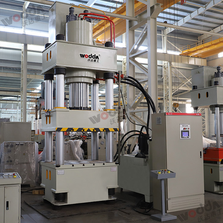 500噸(dun)液壓(ya)機帶(dai)頂出(chu)缸